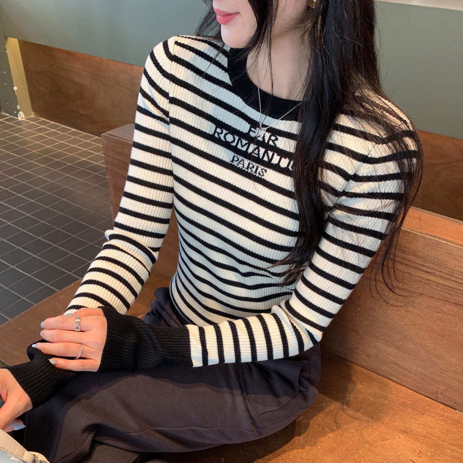 

Chic Wool Knit Letter Print Top for Women - Autumn/Winter 2025 Striped Base Layer, High-End Feel Small