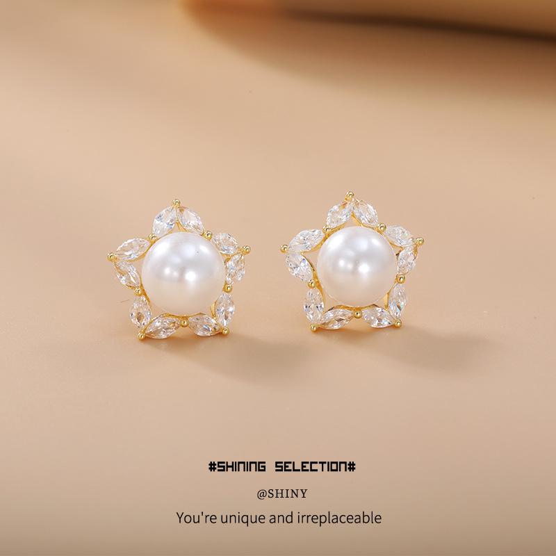 Five-Pointed Star Faux Pearl Copper Stud Earrings with Zircons for Women