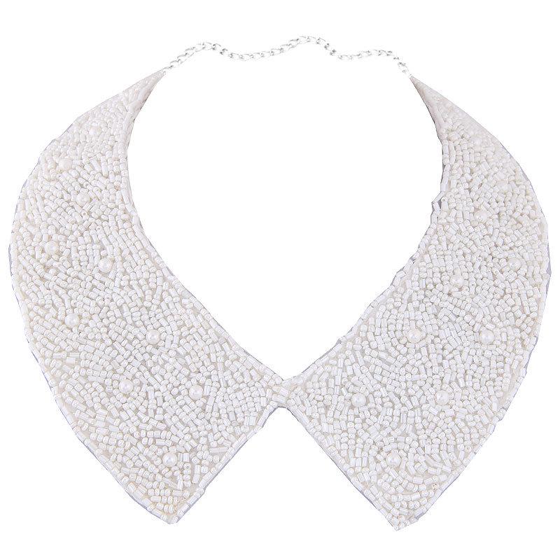 N0527 - Elegant Short Pearl Necklace: Chic and Stylish Design.
