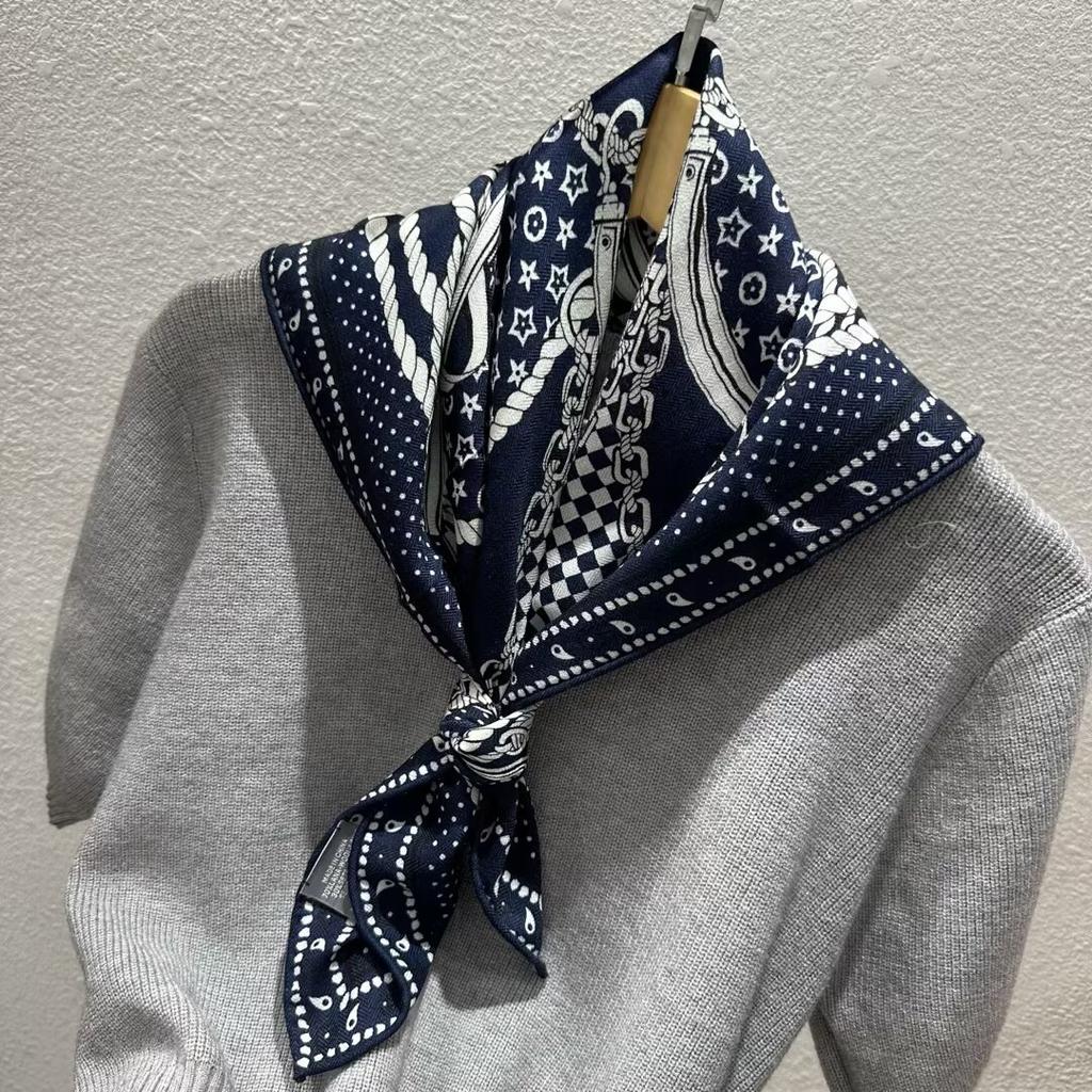 Double-Sided Silk Wool Scarf Women'S Autumn And Winter Silk Wool 70 Square Scarf Warm Dual-Purpose Women'S Versatile Temperament Air Conditioner Neck