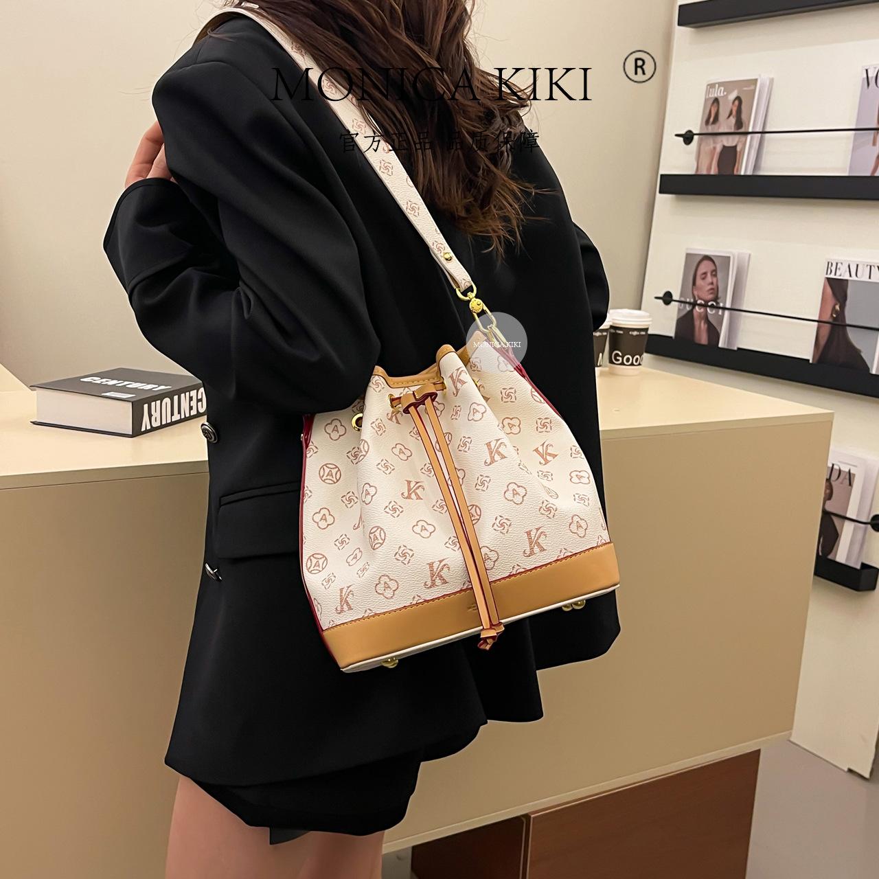 

Premium sense bag women 2025 new trendy niche presbyopia underarm bucket bag super fire foreign style shoulder messenger bag