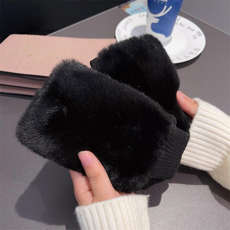 Leopard Print Plush Half-Finger Suede Gloves - Warm, Cute Winter Style for Students