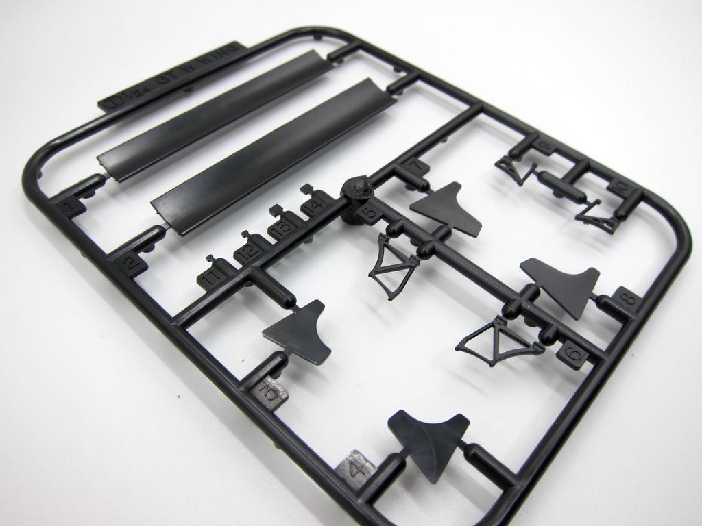 Series 322 Mitsubishi Lancer Evolution VIII GSR Plastic Model 1/24 Inch-Up No. (with GT-W Wing)