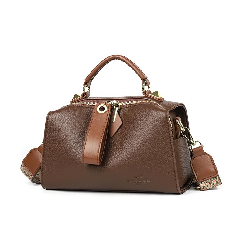 Retro Women's Shoulder Bag Large Capacity Shoulder Bag