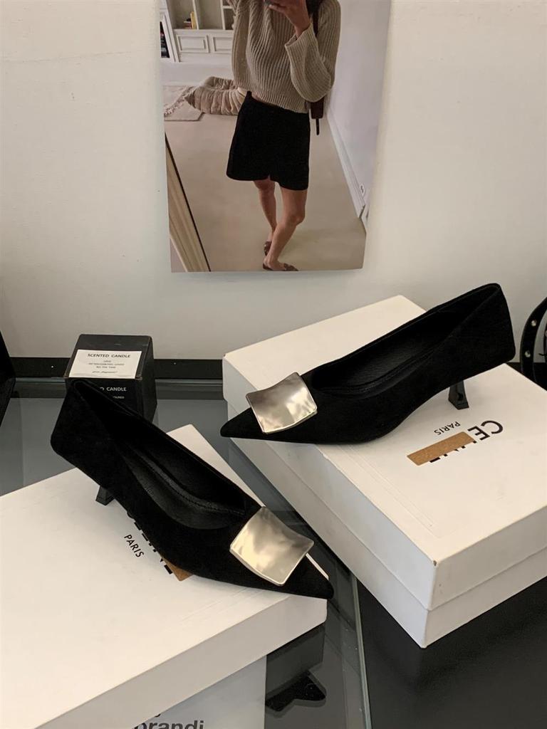 2025 Spring/Autumn Women's Plus Size Slip-On Soft Sole Mary Jane Shoes with Pointed Toe and Metal Buckle