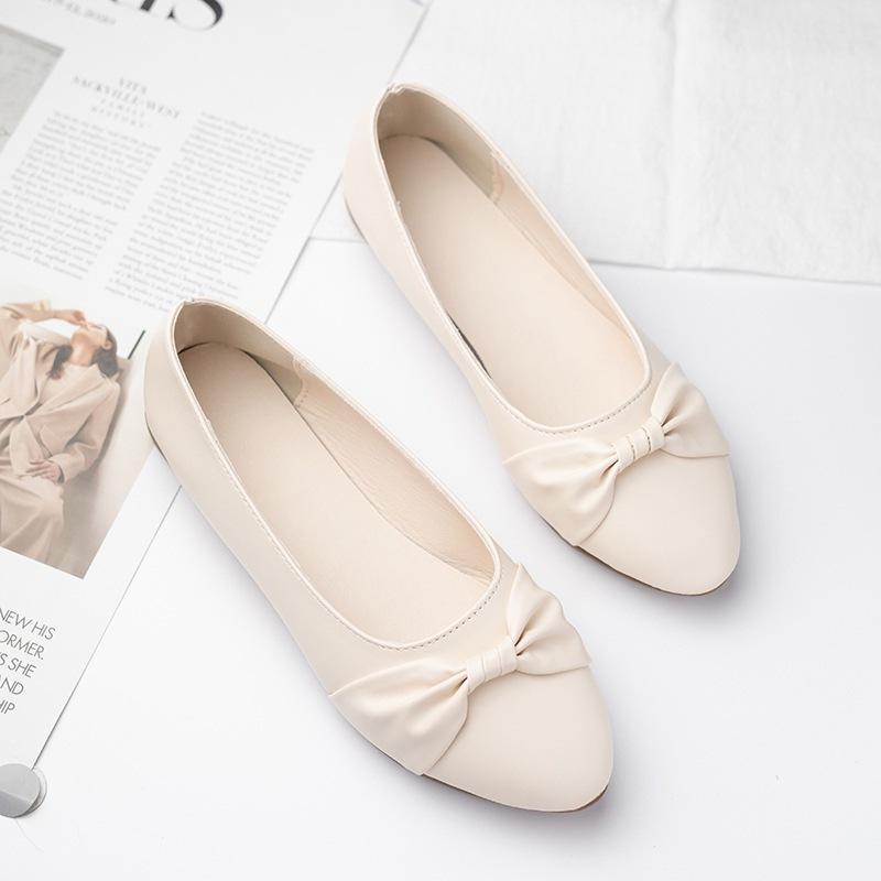 Soft-soled Soft Leather Mother Shoes Shallow Mouth Versatile Doudou Shoes One-pedal Single Shoes 2025 New Lightweight Women's Shoes Work Shoes