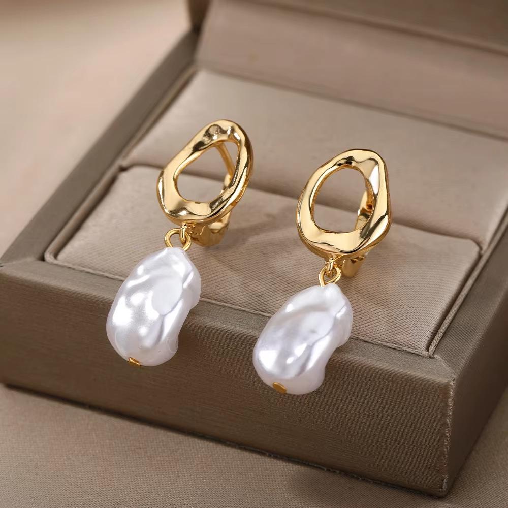 

Cross Retro Pearl Temperament Earrings - 18K Gold Plated Stainless Steel with Diamond Inlaid Mother-of-Pearl Heart Bow Design Size: 18K Gold Plated