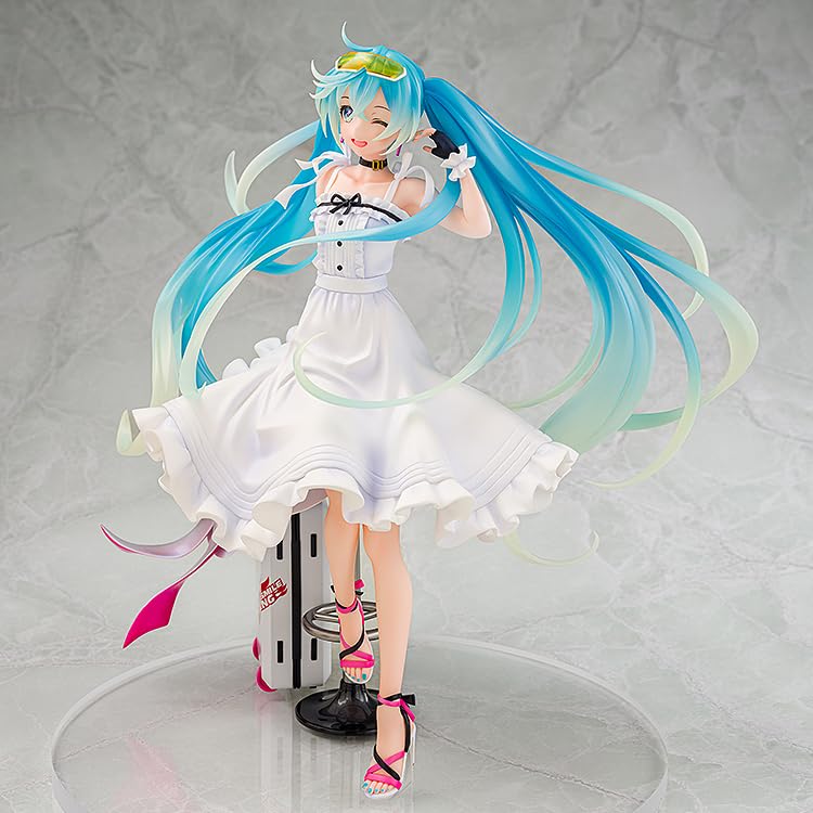 Hatsune Miku GT Project Racing Miku 2021 Verze ve stylu dovolené. Plastová malovaná hotová figurka v měřítku 1/7