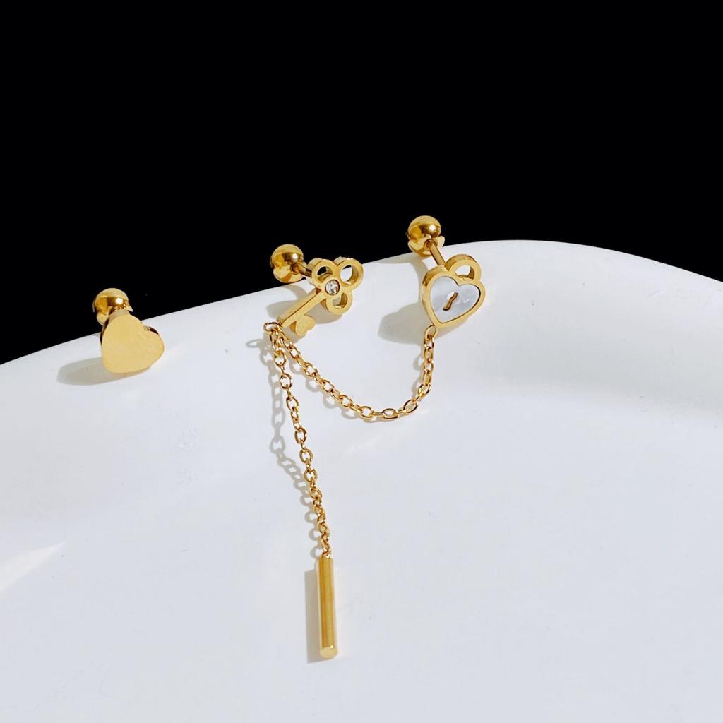 Personalizado Sweet Cool Chain Tassel Titanium Steel Ear Bone Studs New Tide Niche Design Bath Brincos grátis Brincos femininos