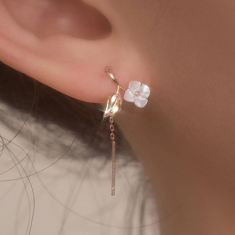 925 Silver Dana Natural Mother-of-Pearl Flower Earrings W