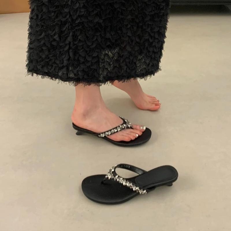

Fashion 2025 New Wear Round-toe Rhinestone Clip-foot Special-shaped Heel Flip-flops Women s Summer Non-slip Wear-resistant Cool Slippers 35 чёрный
