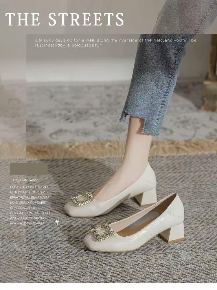 High Sense Fashion Thick Heel Single Shoes Women's 2025 Autumn Rhinestone Medium Heel Light Mouth Laden Shoes French Professional High Heels