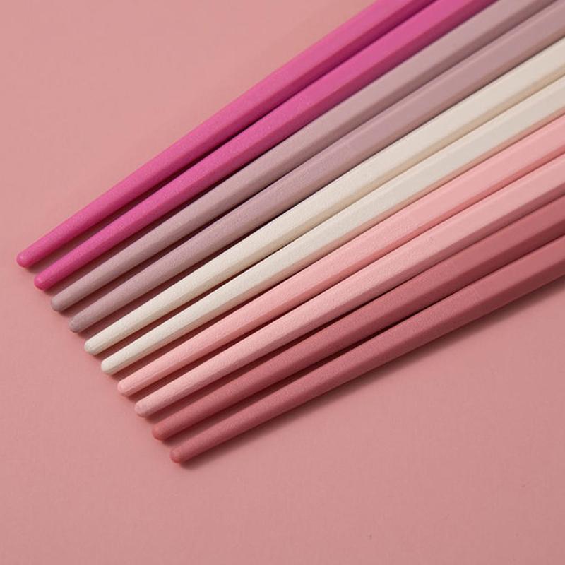 מקלות אכילה משושה מסגסוגת מקרון, מקלות אכילה מונעי החלקה, מקלות אכילה מינימליסטיים בצבע מעורב לשולחן האוכל, גאדג'טים למטבח