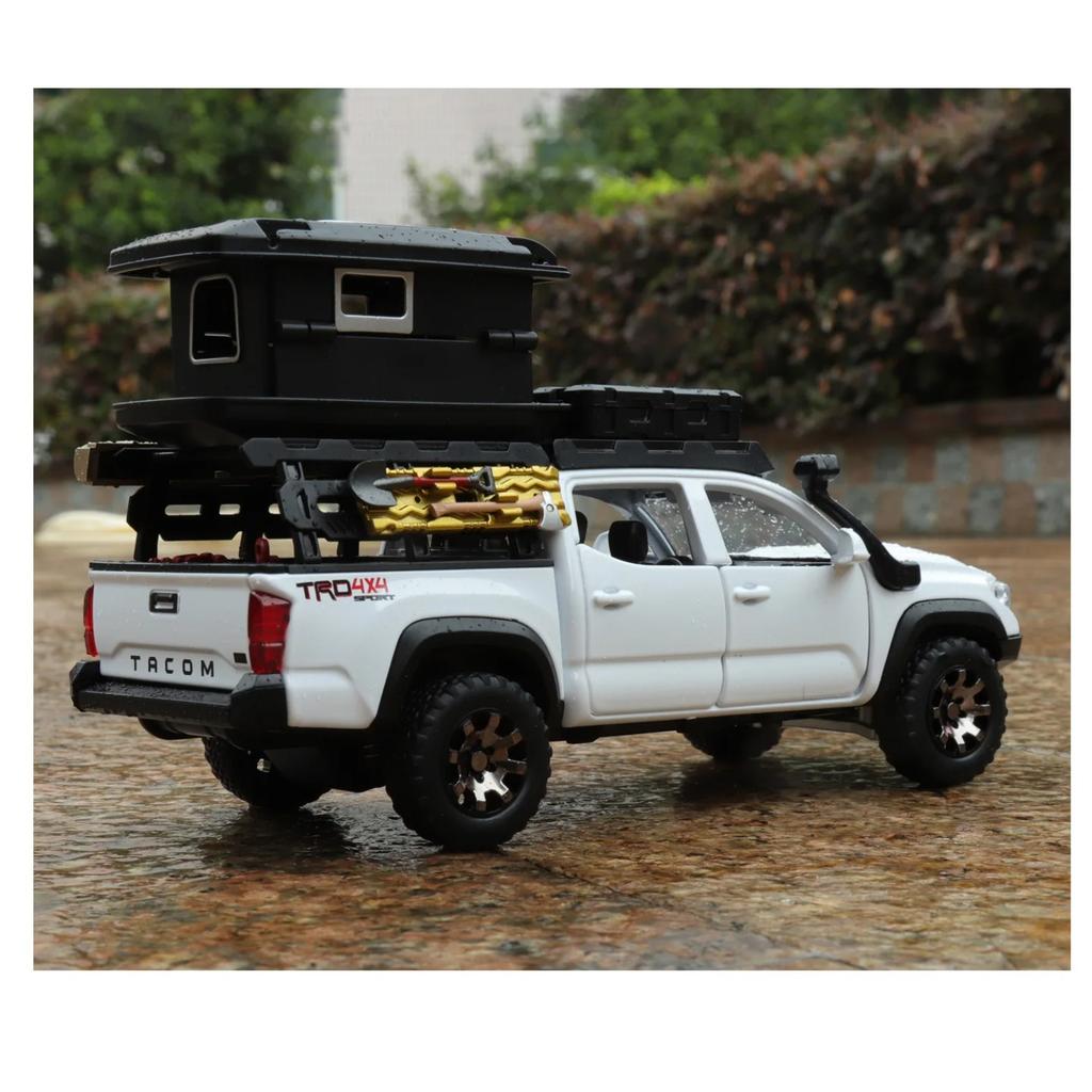 1/32 Toyota Tacoma Picku Wagon Alloy Car Model Sound and Light Pull Back Children's Toy Collectibles Birthday Gift