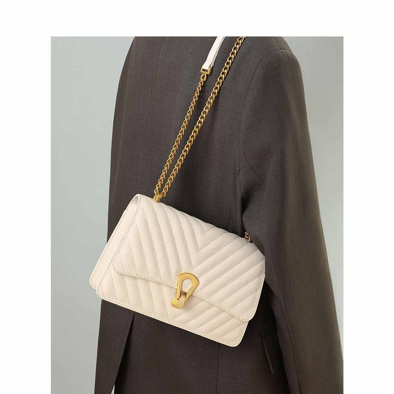 Bags Women's autumn and winter new messenger bags Underarm bags Premium leather shoulder bags Chain bags Luggage