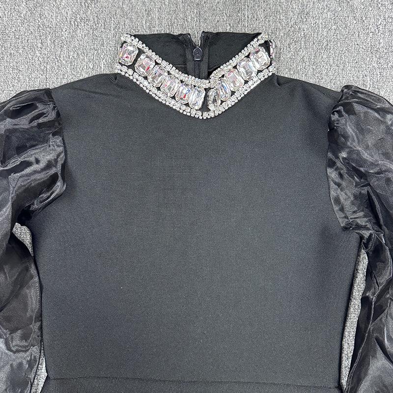Abito da sera slim-fit in rete tempestato di diamanti con colletto alla coreana