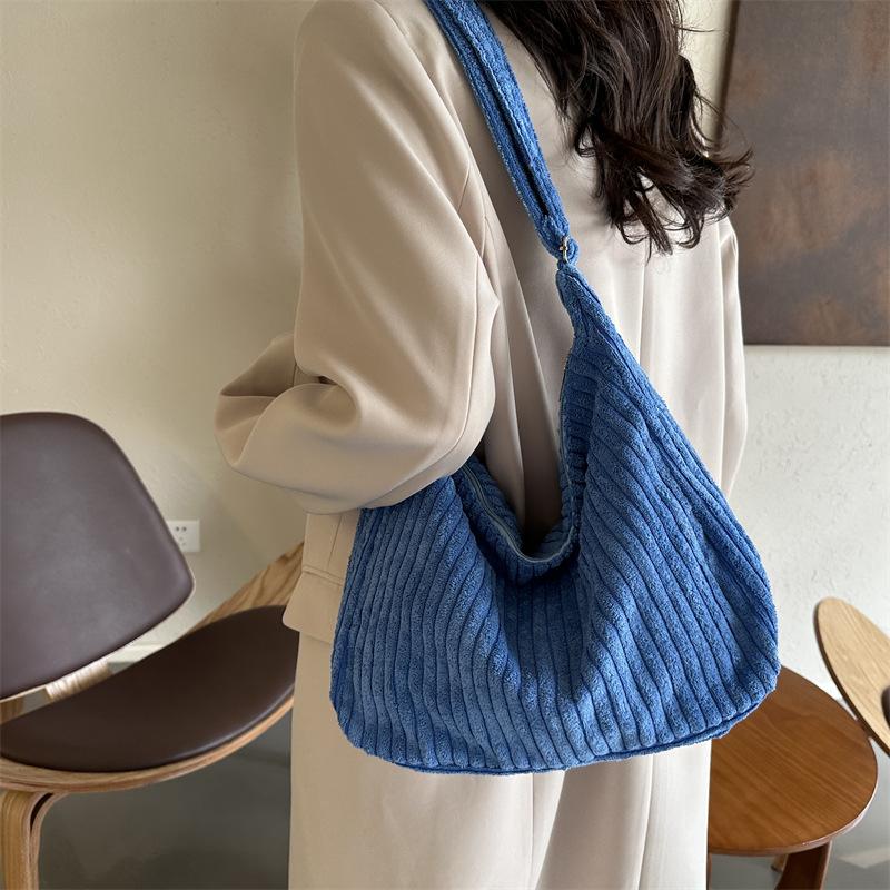 Casual flannel large capacity 2025 solid color corduroy new simple winter oblique span shoulder tote bag