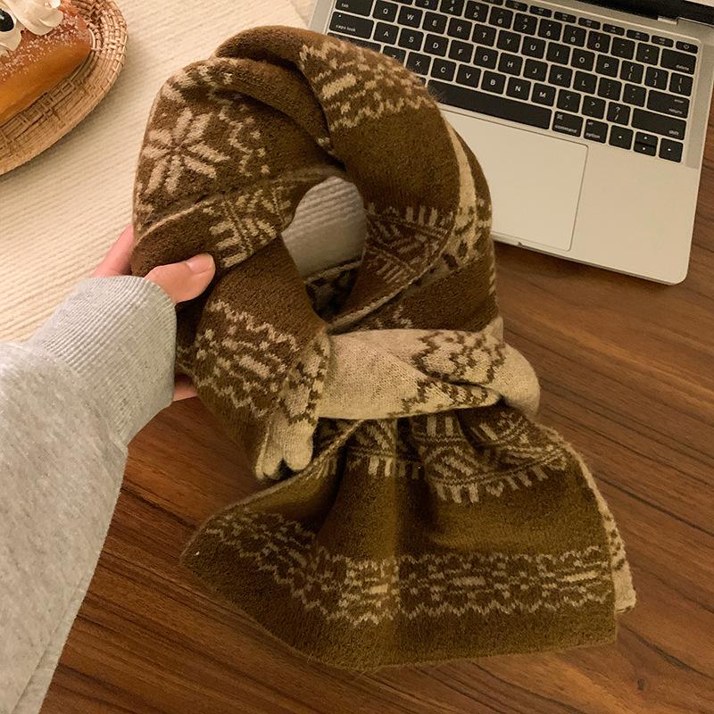 Scarf Women's Autumn and Winter Atmosphere Versatile Thickened Warm Christmas Scarf Shawl