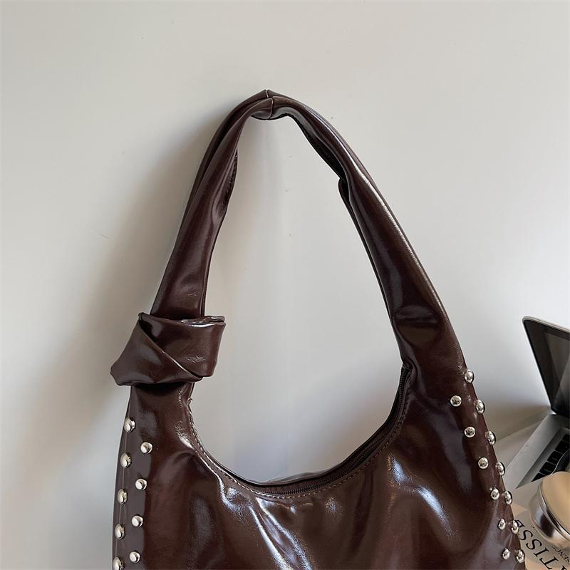 Sac Hobo en Cuir pour Femme Sac à Bandoulière Riveté avec Détail Nœud
