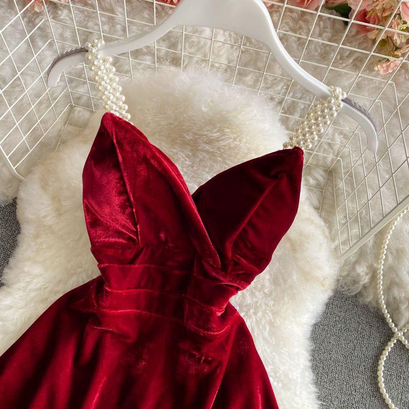 French Pure Desire Style Golden Velvet Suspender Skirt Women's Summer New Temperament Niche Waist V-neck Sexy Dress