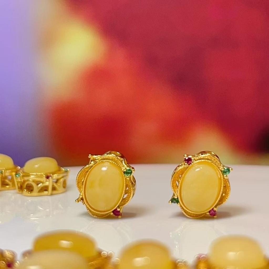 5Pcs, Energy Natural Stone Pendant with Gold Trim Accents, Stylish Handcrafted Yellow Gemstone Charms for DIY Necklace Accessories, Jewelry Making