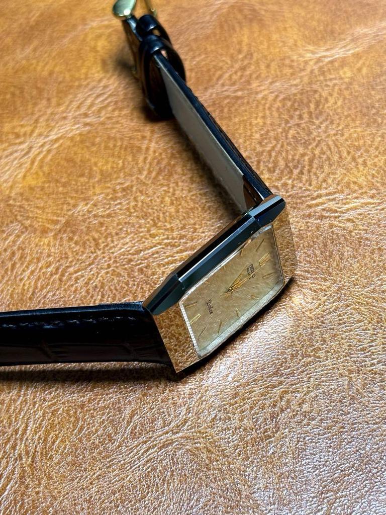 [USED] A105 Rare Working Seiko Dolce Square Watch from the 1980s