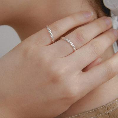 GETMEBLING Twisted Ring