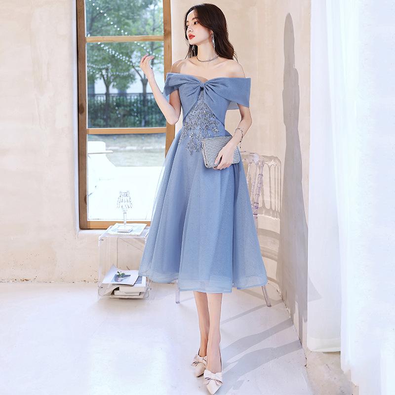 Elegante Vestido de Noche Azul de Tul Hombros Descubiertos, Vestido Largo Formal con Lazo y Pedrería para Mujer, Ideal para Bodas, Banquetes y Fiestas de Graduación