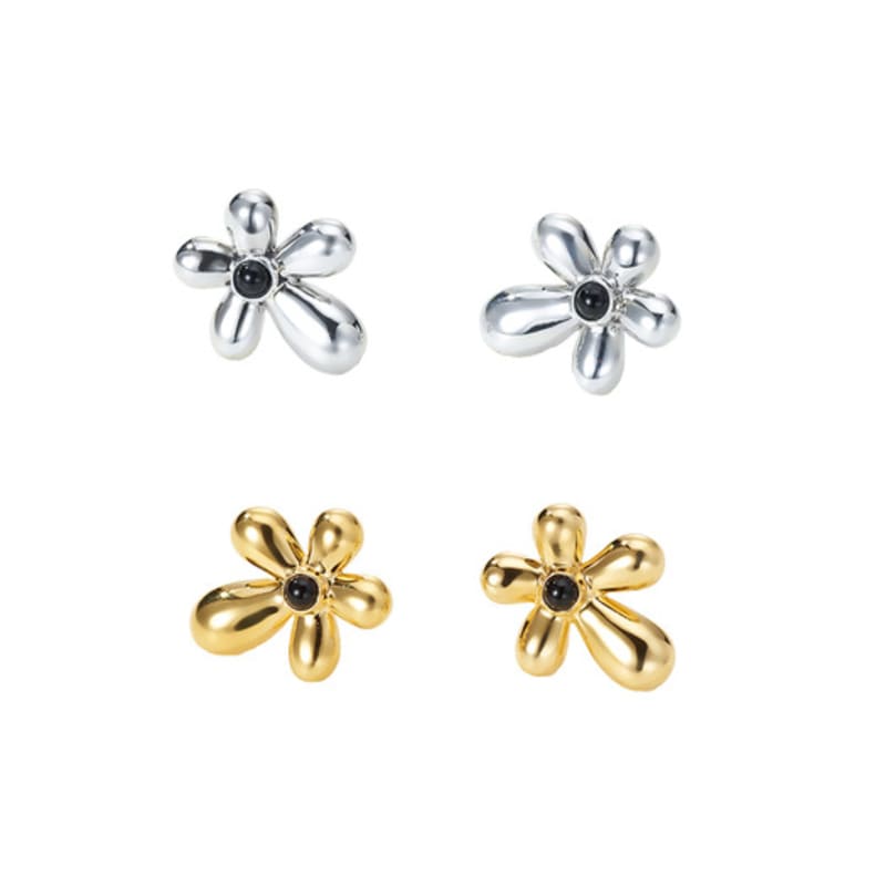 FINDELISE Signature Daisy Onyx Earrings