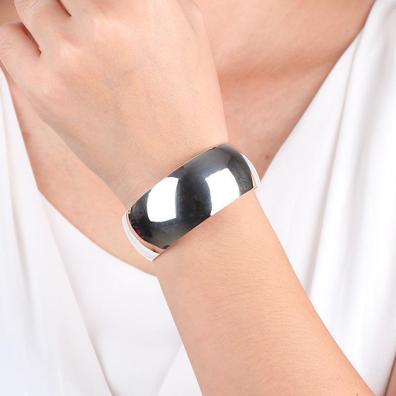 Kuaishou Ethnic Style Fu Character Open Bangle for Women – Simple, Smooth, Wide Surface Fashion Bracelet