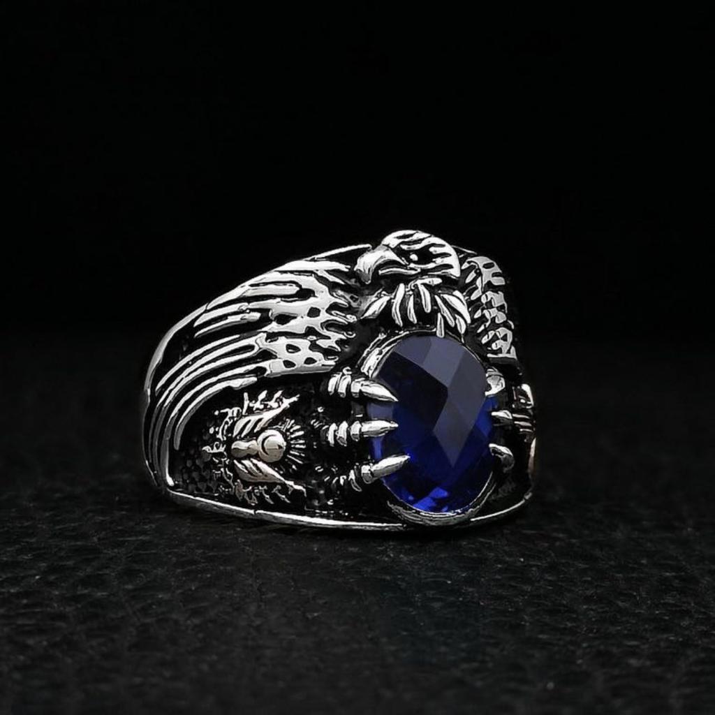 Luxury European and American Retro Trendy Men Domineering Inlaid with Blue Gemstone Rings, Punk Men's Eagle Wings Ring