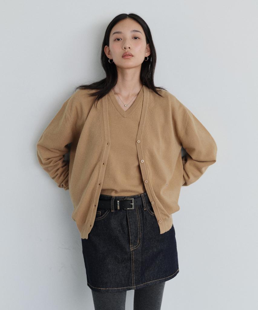 Yulago Washable V-Neck Knit & Cardigan Set