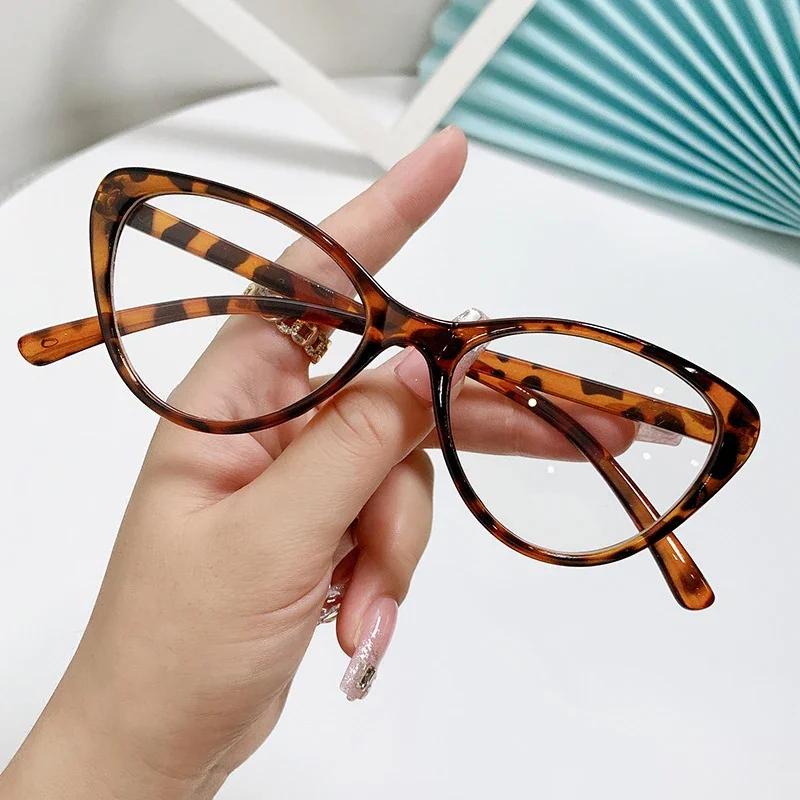 New Vintage Cat Eye Anti-Blue Light Glasses Classic Retro Triangle Frame Women Computer Gaming Eyeglasses Plain Glass Spectacles