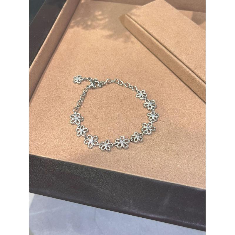 French Retro Lace Flower Bracelet Femininity Versatile Niche High-End Garland Point Diamond Jewelry