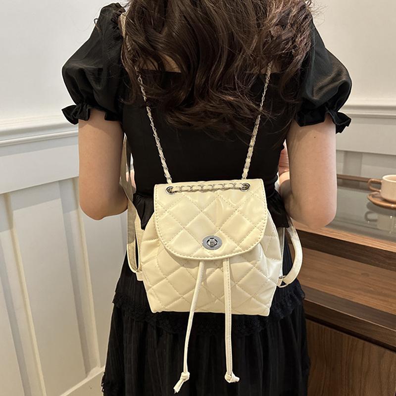 2025  Summer High Value Niche Design Diamond Backpack Women  Chain Bag Small Ladies Backpack