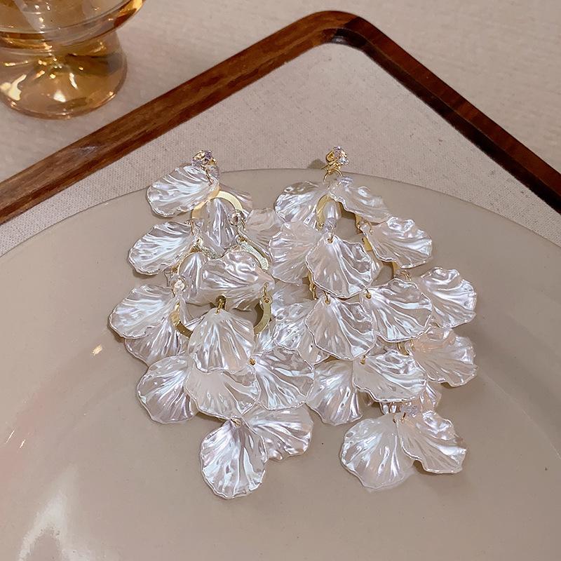 White Pearl Shell Zircon Tassel Earrings Fashion French Elegance Temperament Earrings Daily Versatile Earrings