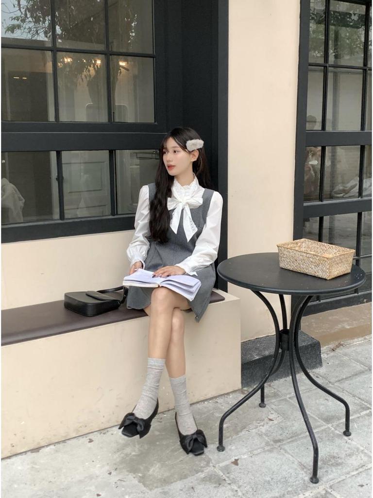 Women's Gray Square Neck Suspender Dress - Sweet or Salty Style, Autumn/Winter 2023, Loose Slim Fit, Layered Short Skirt.