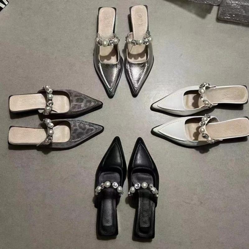 Fashion Summer New Baotou Cool Mopping Fashion Pointed Toe Shallow Mouth Pearl One-line Strap Versatile Simple Square Heel Half Slippers