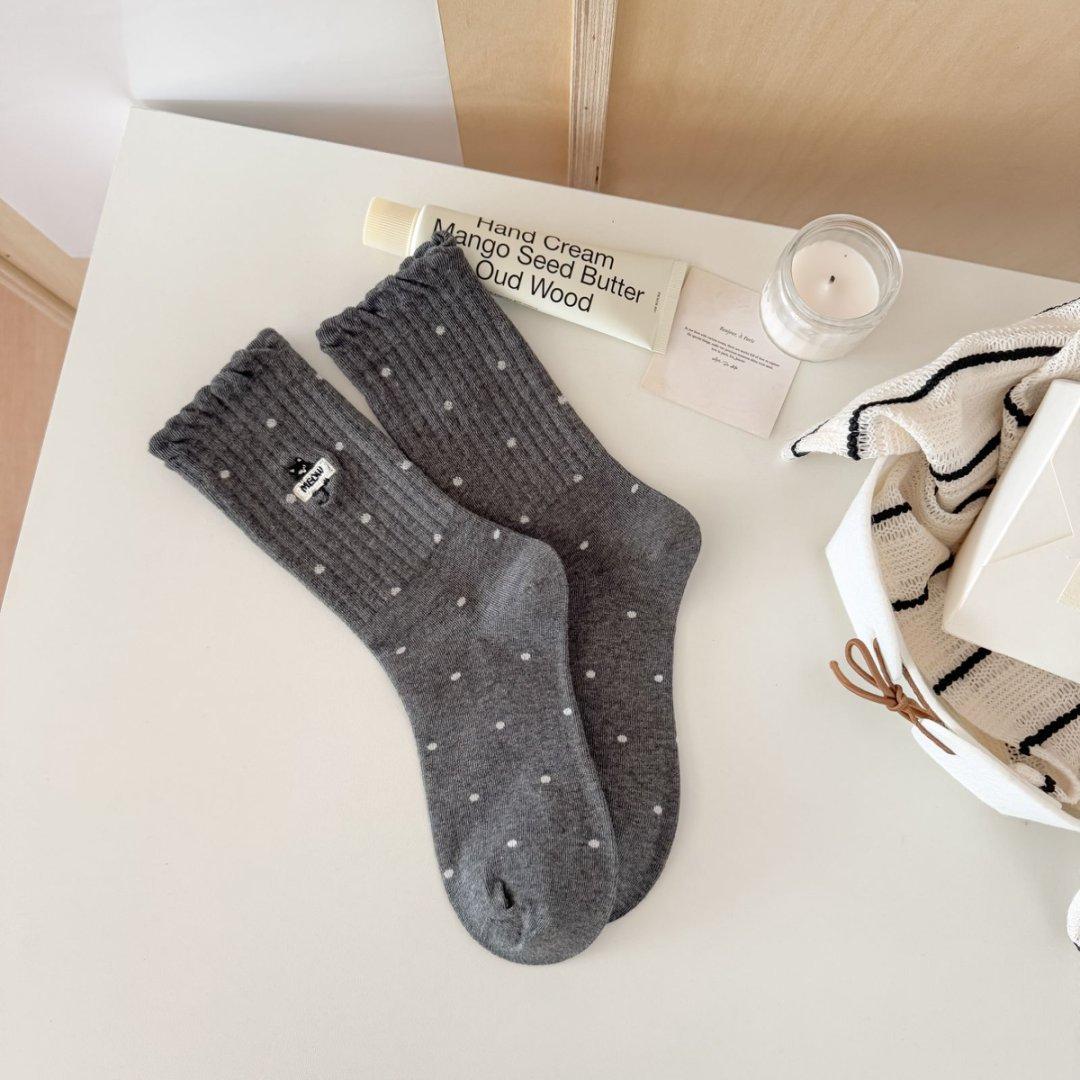 

Lady Spring and Autumn Sweet Cute Cat Embroidery Polka Dot Bubble Mouth Lace Mid Tube Pile Socks 1 pair