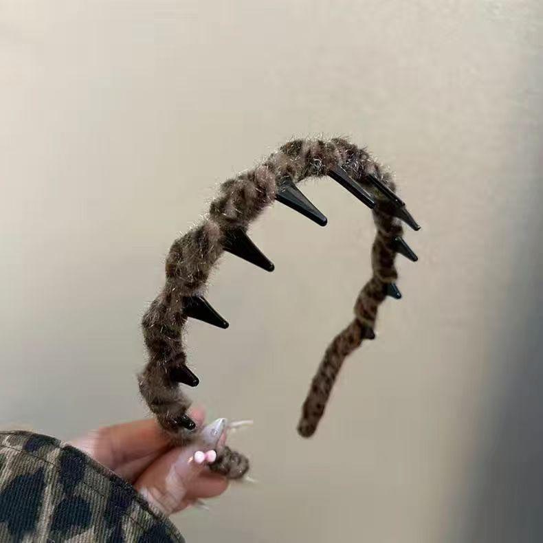 Retro Leopard Print Plush Headband - Non-Slip, Korean Style for Women, Perfect for Autumn and Winter Face Washing