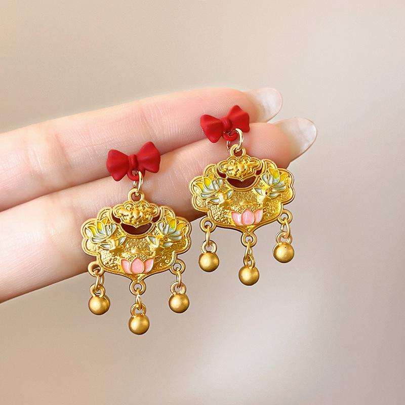 Red Bow Coin Purse Earrings: Silver Needle Retro Snake Lock Studs, New Year High-End Ear Jewelry.