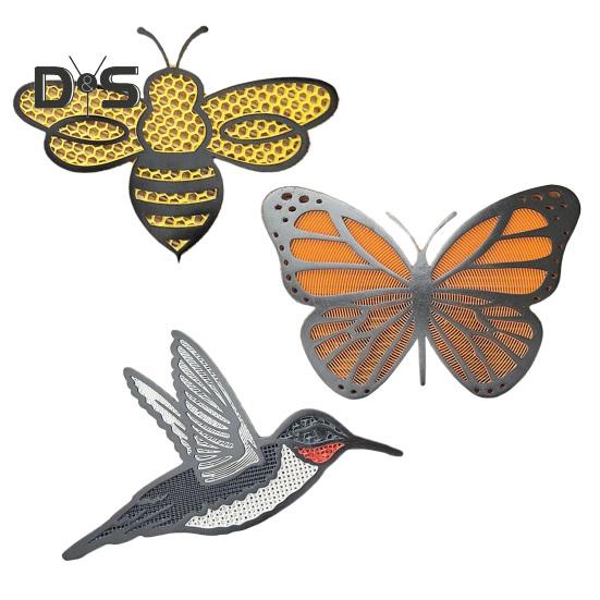 Bee Water Station Floating Pollinator Island Bee Drinking Station Honeycomb Design Floating Bee Island for Feeding Garden Wild Pollinators