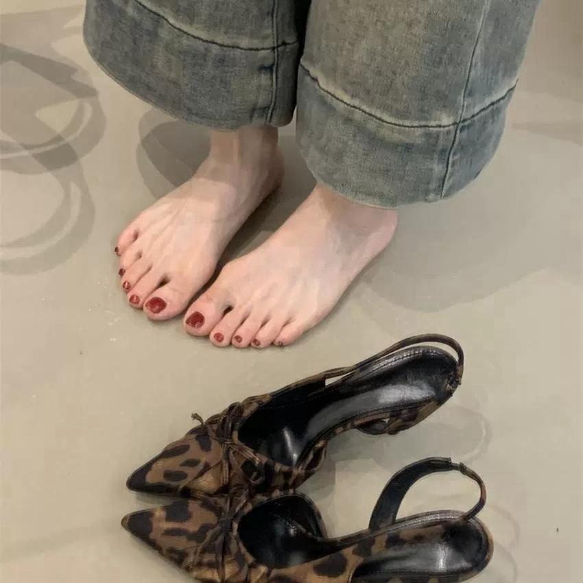 Niche temperament socialite Baotou high-heeled sandals women 2025 new pointed pleated shallow single shoes women