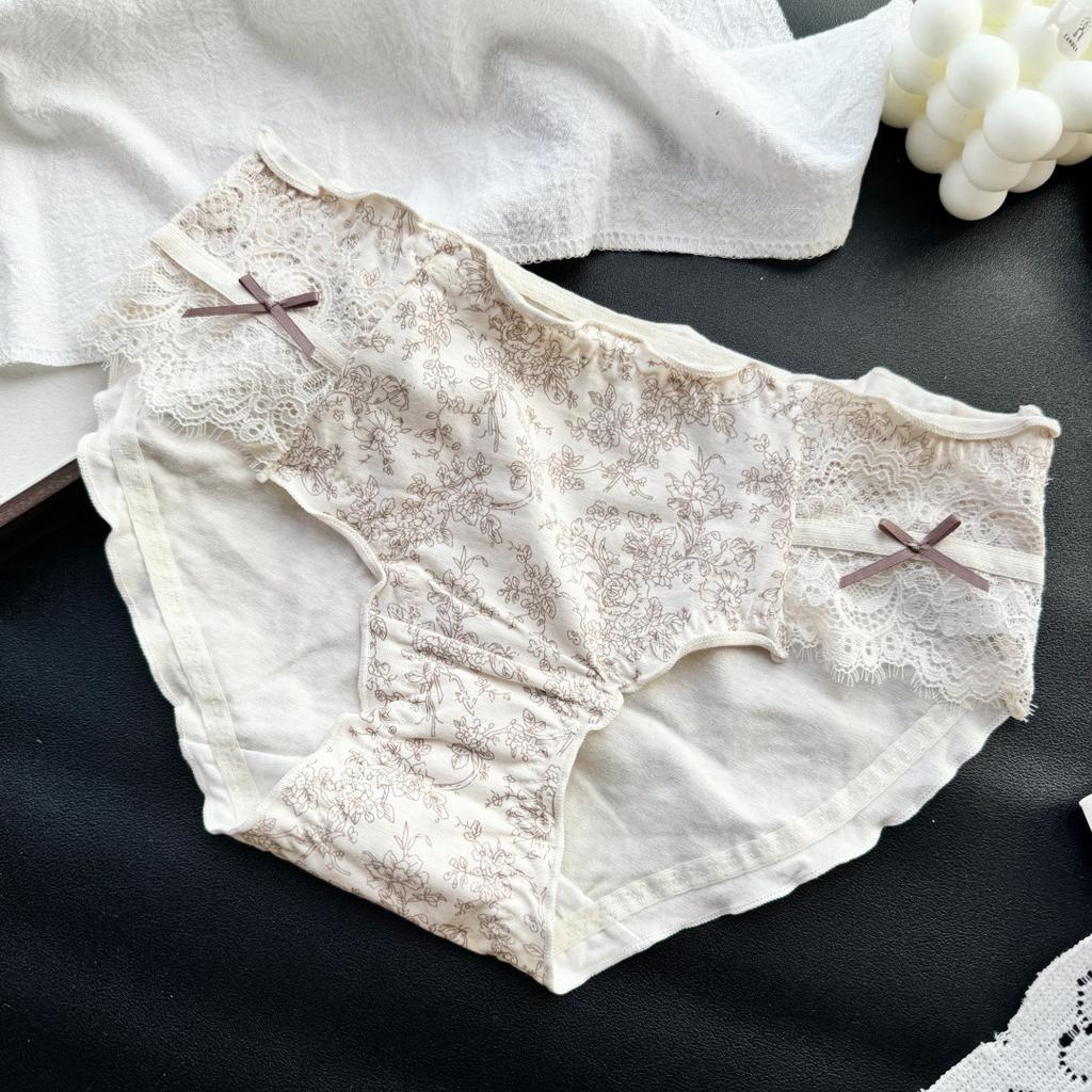 Ladies Spring and Summer Sweet Cute Cartoon Printed Lace Edge Cotton Breathable Briefs
