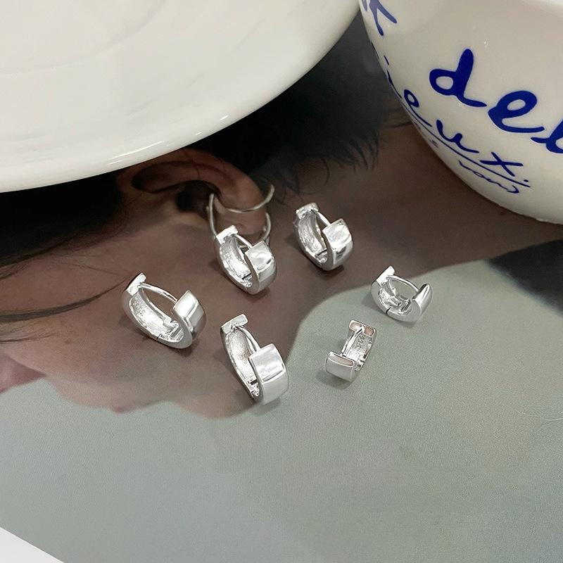 Simple Ring Earbuds for Women's Niche Design and Versatile Earrings