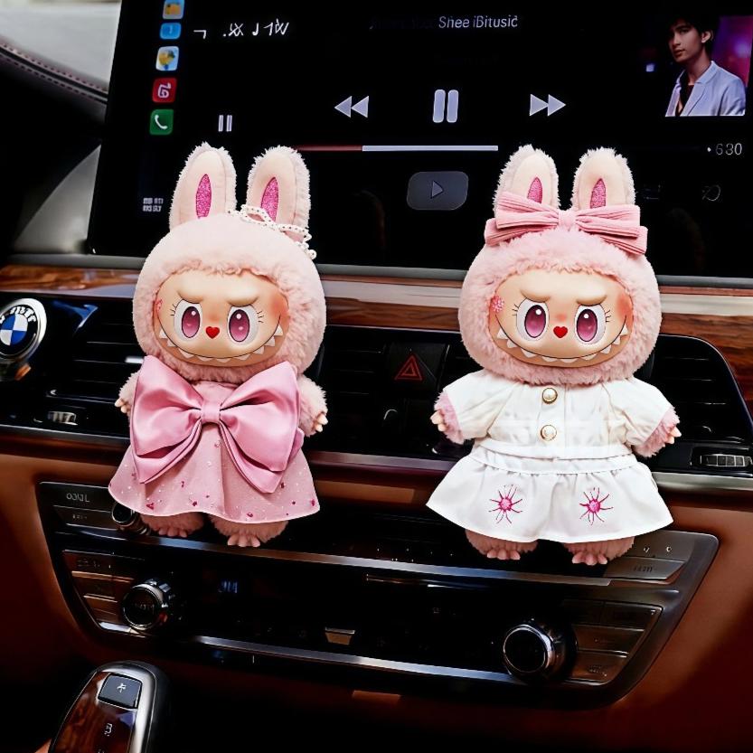 Auto-Lüftungsschlitz-Ornament LABUBU Sommer Mokoko Frühlingsblume Süßling Vinylpuppe Rucksackanhänger Dekoration Puppe Frühling Wilde Puppe Autoanhänger Sammlerstück