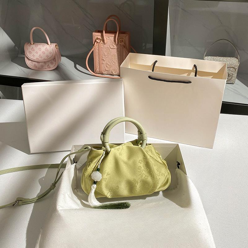 

Женские сумки Популярные китайские плиссированные сумки-облака Нишевые вышитые сумки зелёный