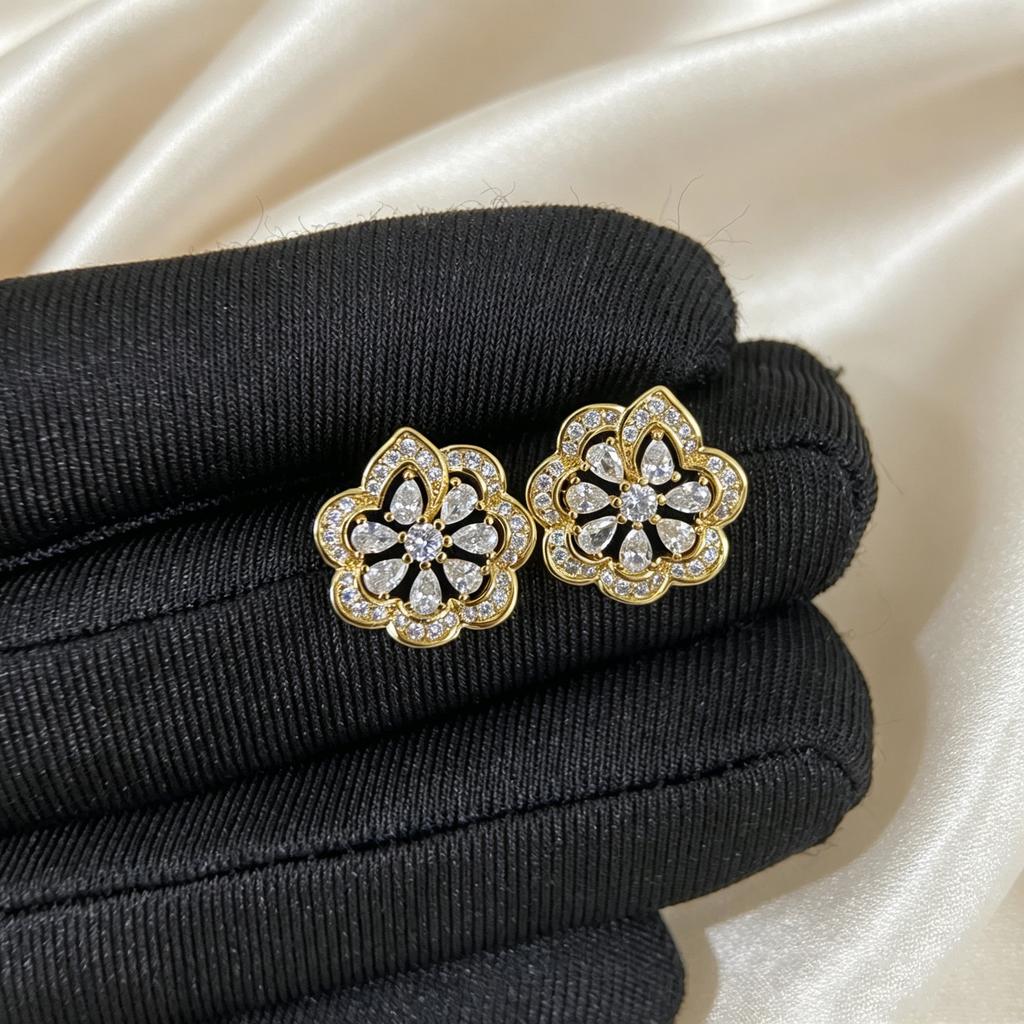 5 Colors Petals Zircon Stud Earrings Are Not Allergic, Exquisite Gifts, Affordable Luxury Goods jewelry Ladies, Everyday Wear