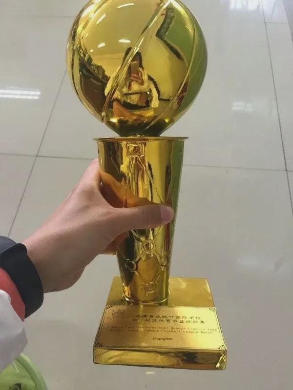 NBA-Meisterschaftstrophäe: O'Brien Cup Basketball-Erinnerungsstücke mit Curry, Kobe und James