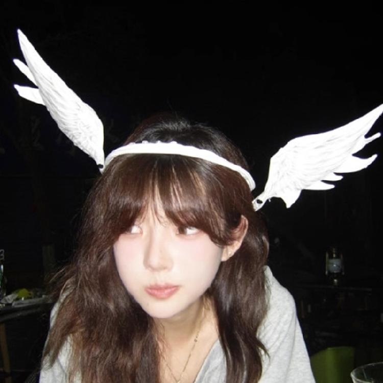 Fashionable Angel Devil Wing Choker Designs Fashion Accessory for Adventurous Spirits Stylish Outfits Casual Wear